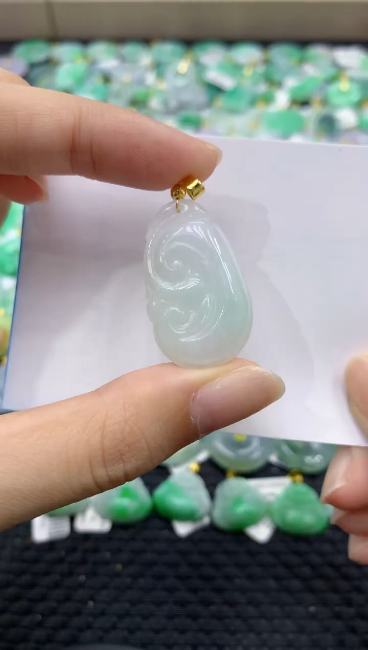 颈饰未镶嵌翡翠天然缅甸翡翠A货