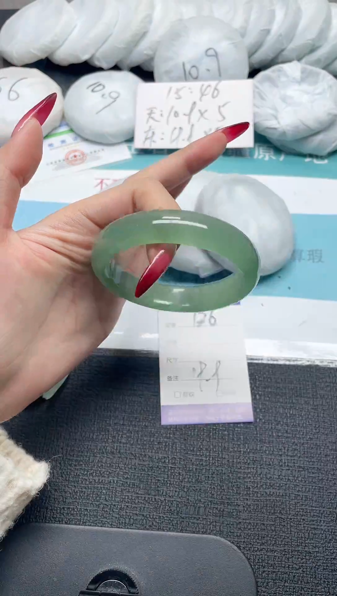 未镶嵌手镯石英质玉136-60