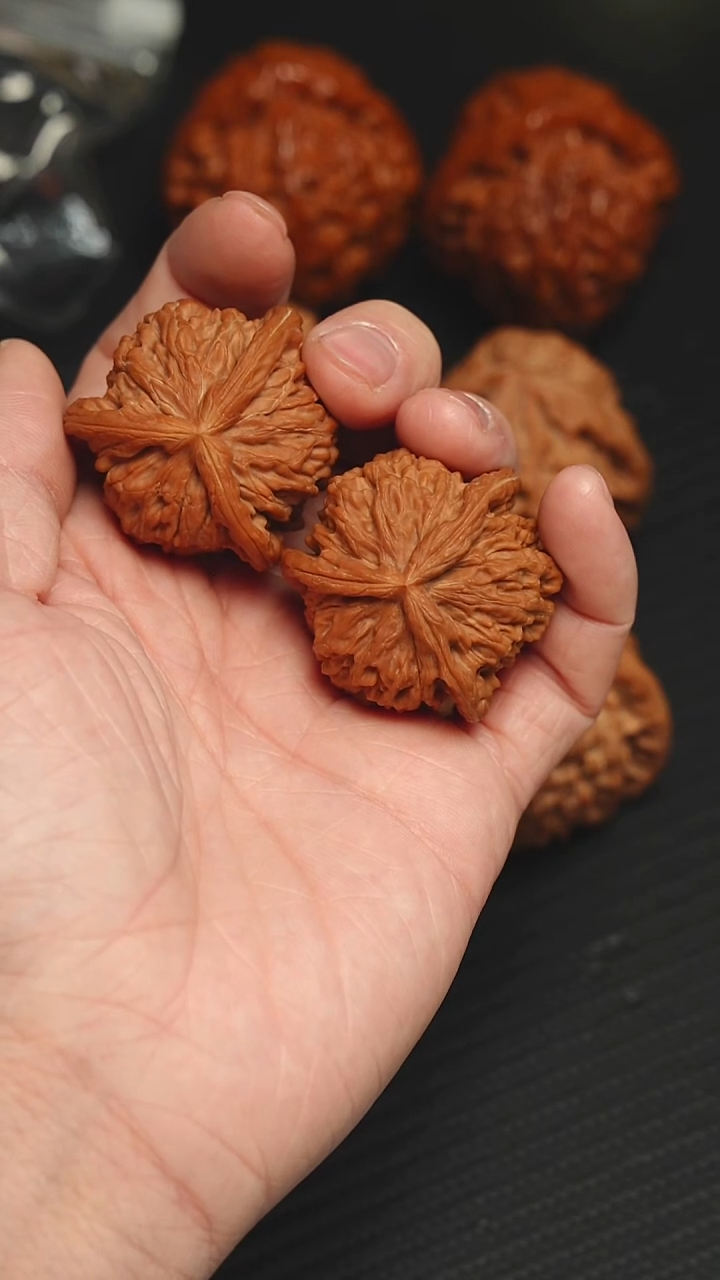 吊坠文玩核桃41 四座楼正奔