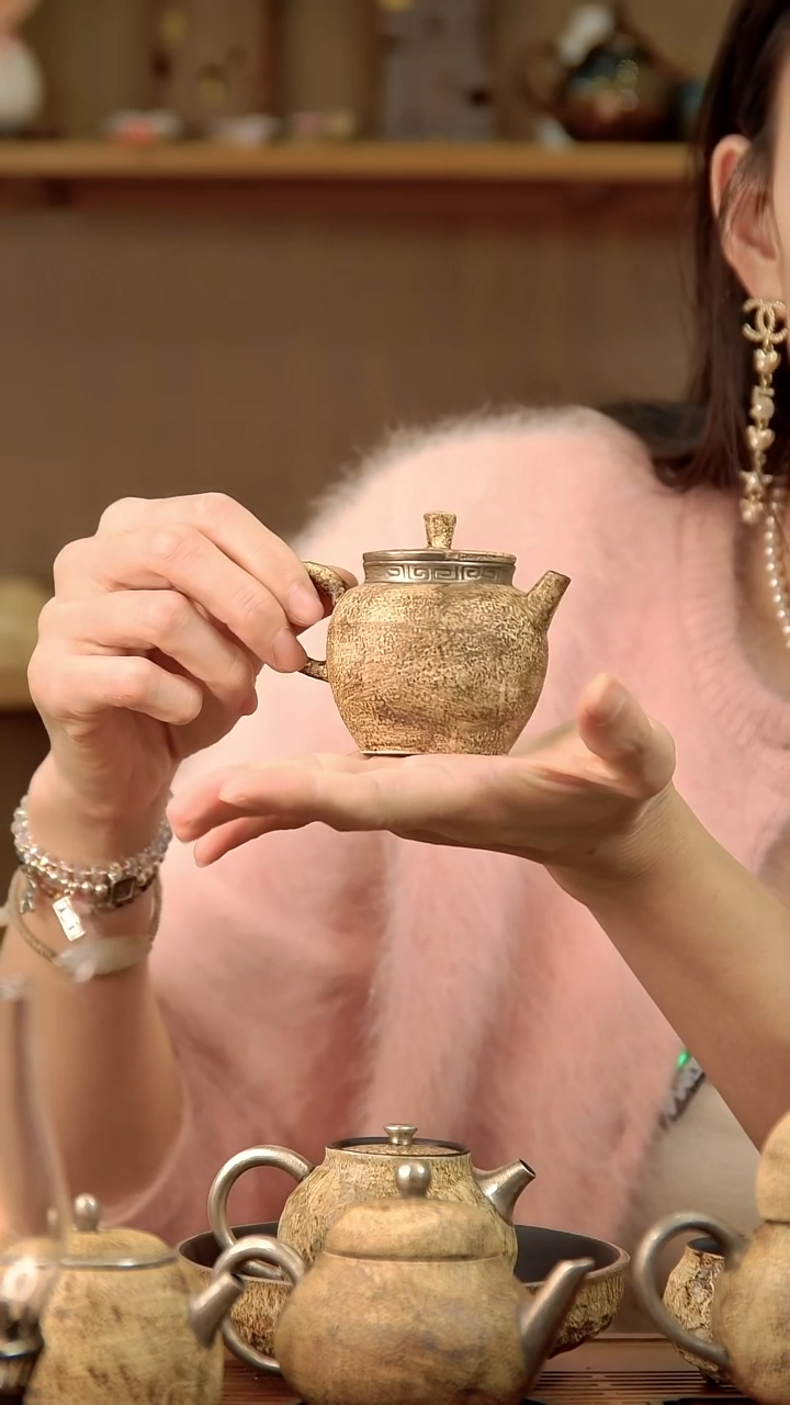 言野手作 粉引仿古巨轮壶