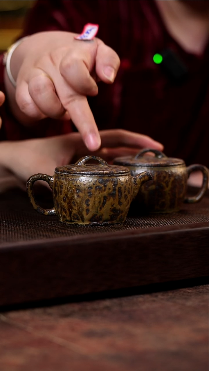 宜兴紫砂沉香木柴烧汉瓦