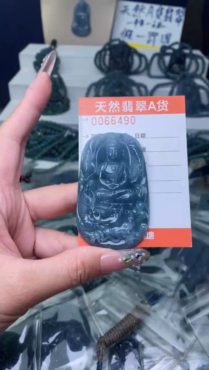 【闪购商品】翡翠颈饰未镶嵌··········
