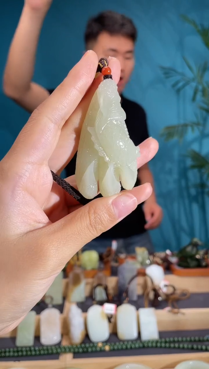 和田玉未镶嵌颈饰1