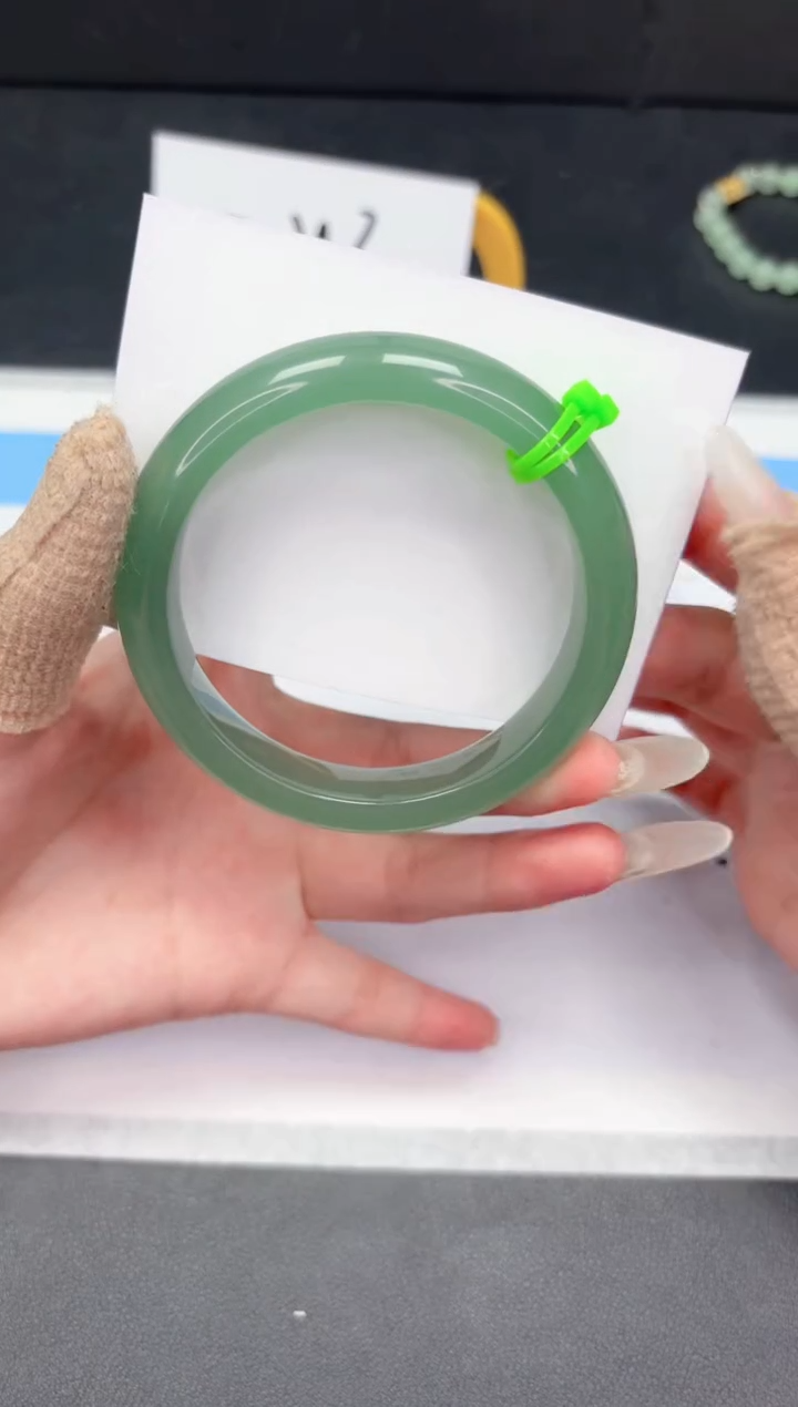 【闪购商品】石英质玉手镯未镶嵌169-60.3