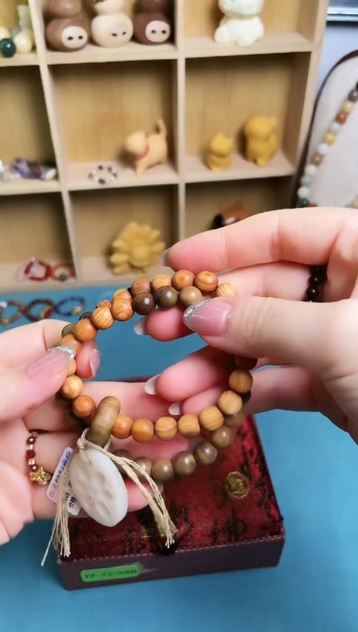 非洲檀香手串/手链菩提木质玉石手串/多发性其一/不带盒子