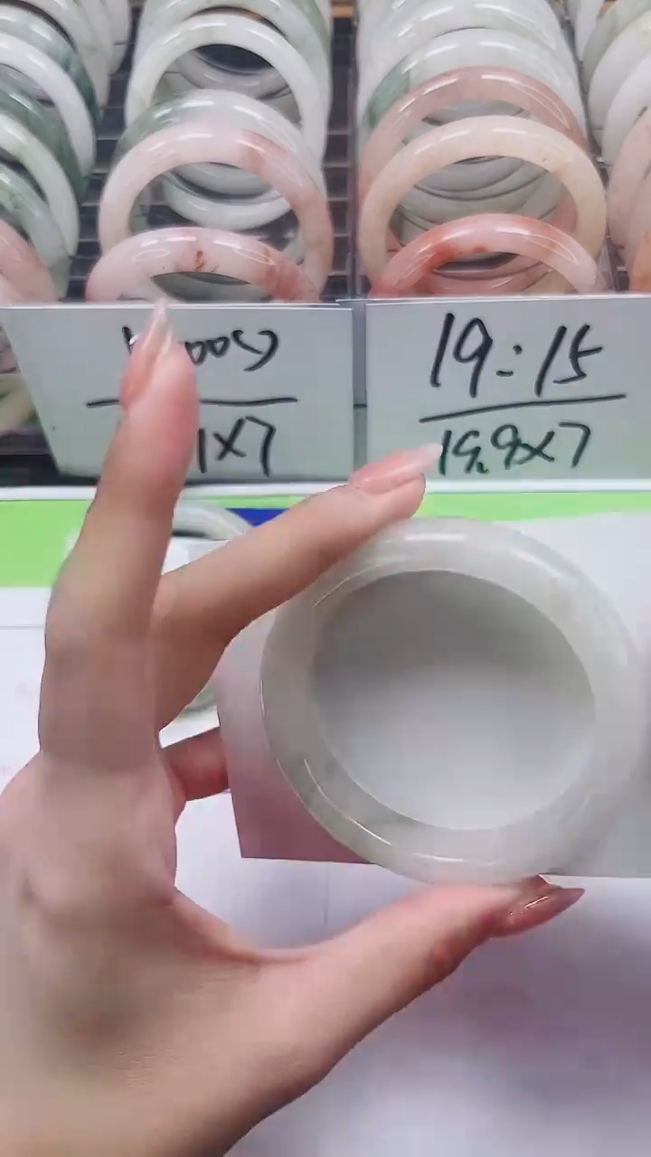 【闪购商品】石英质玉手镯合金A56-52/54