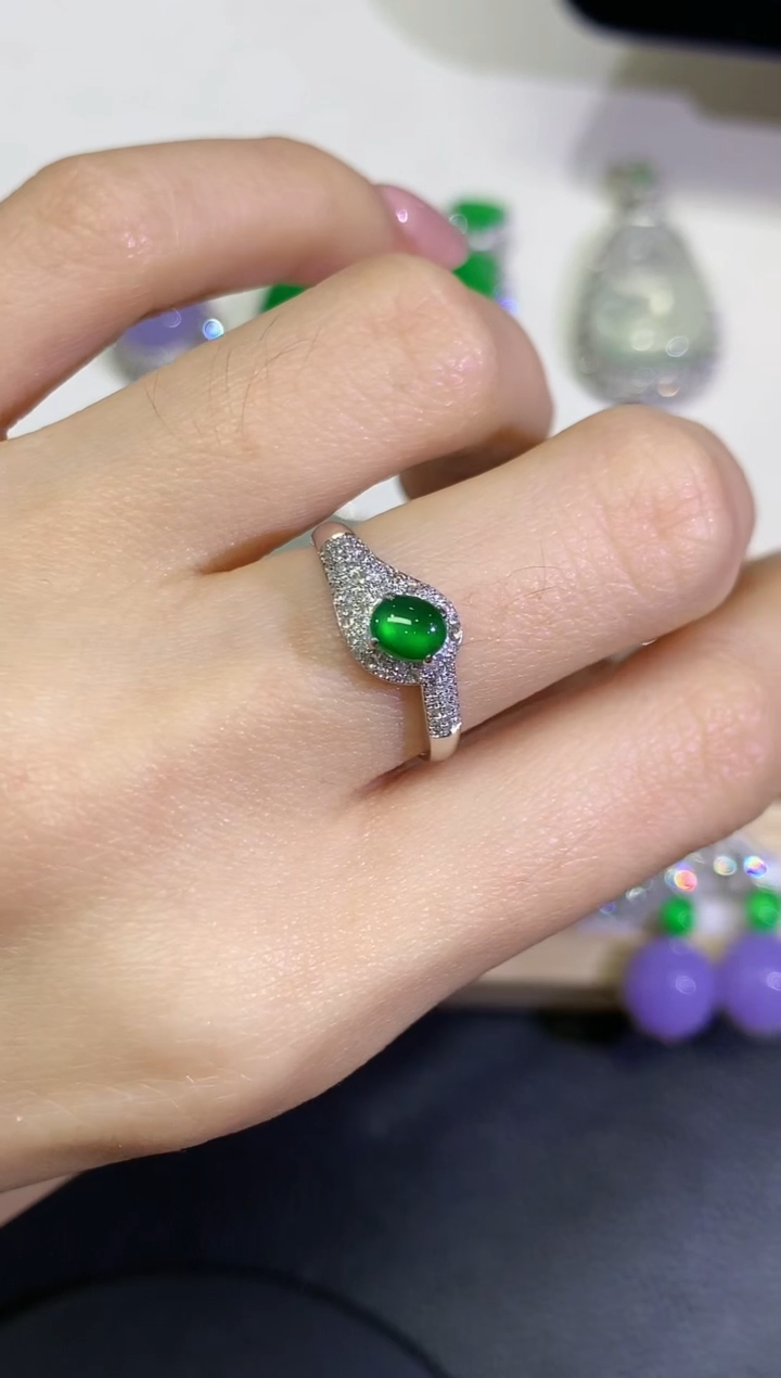 【闪购商品】翡翠颈饰18K金镶嵌团购33