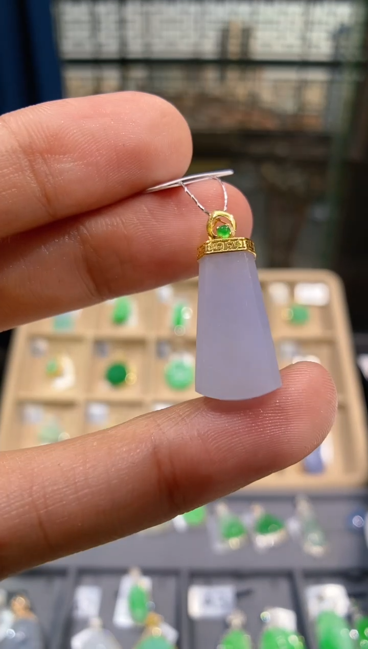 【闪购商品】翡翠吊坠(不含链)18K金镶嵌无事牌