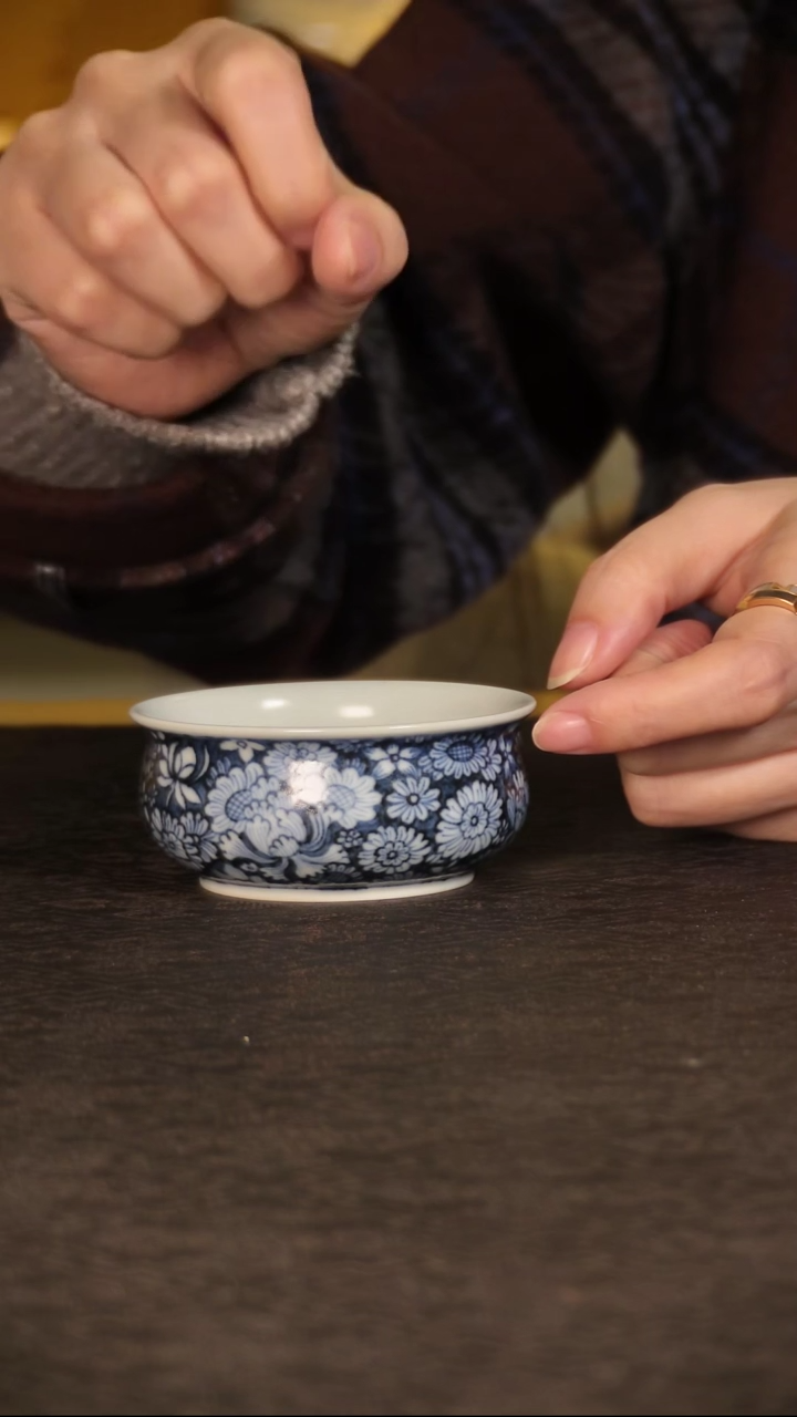 唐语青花釉里红万花矮炉式杯