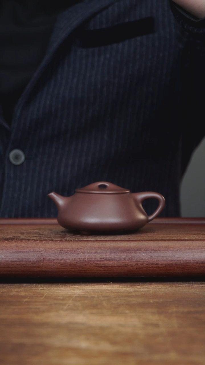 【闪购商品】紫砂茶壶160ml 光明石瓢 家藏紫茄泥