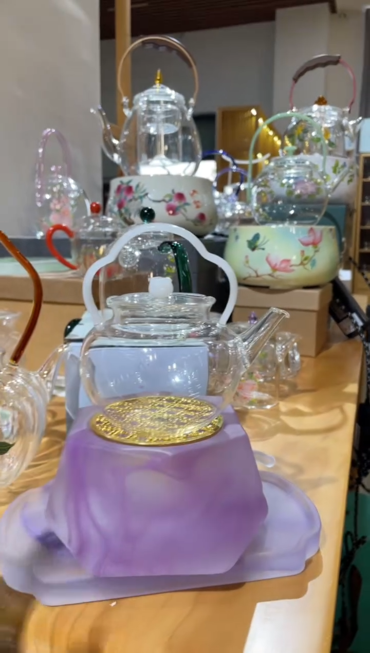 手工艺品玻璃铃兰壶白玉