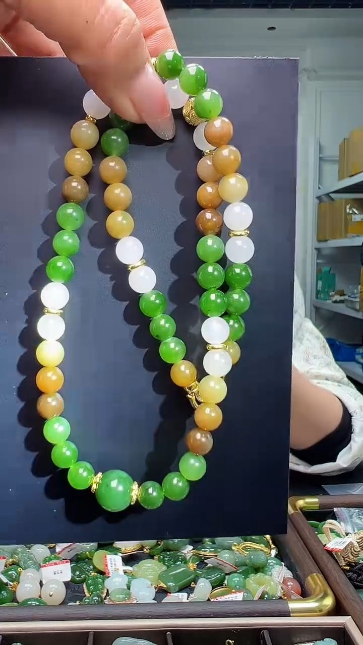 颈饰未镶嵌和田玉（多样性发货.发其一)12.09.36