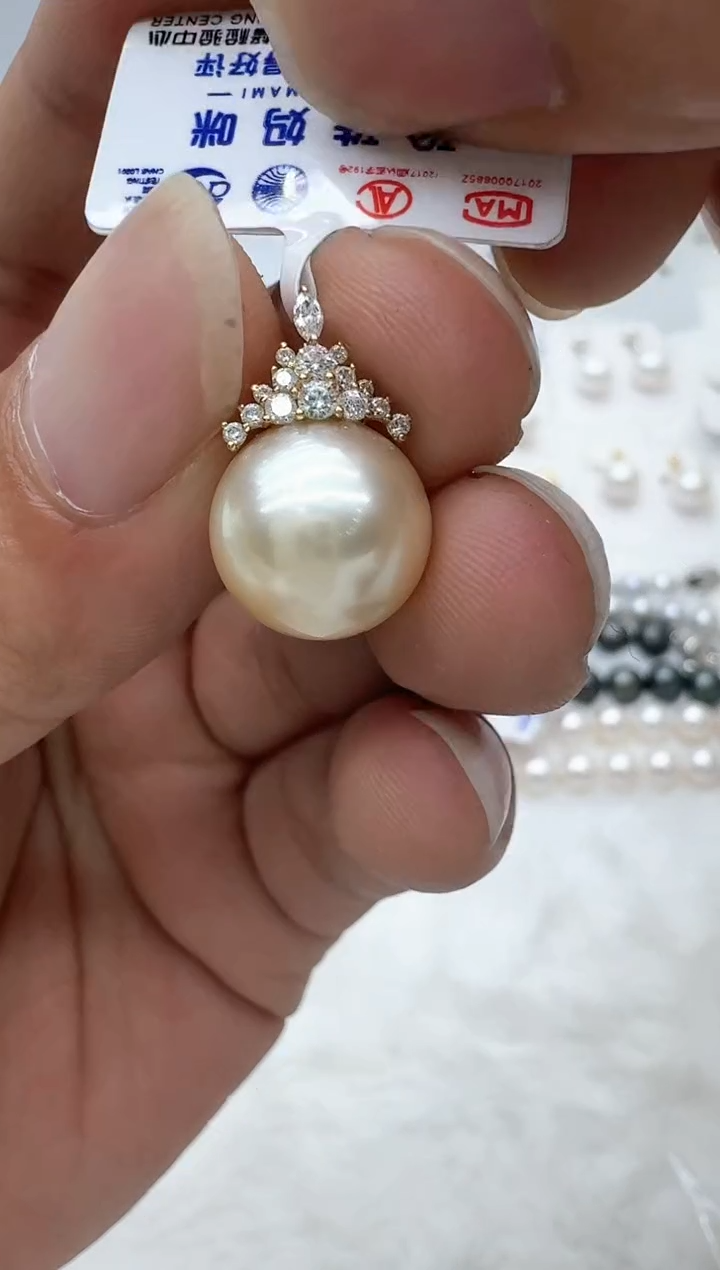 【闪购商品】海水珍珠颈饰18K金镶嵌清货