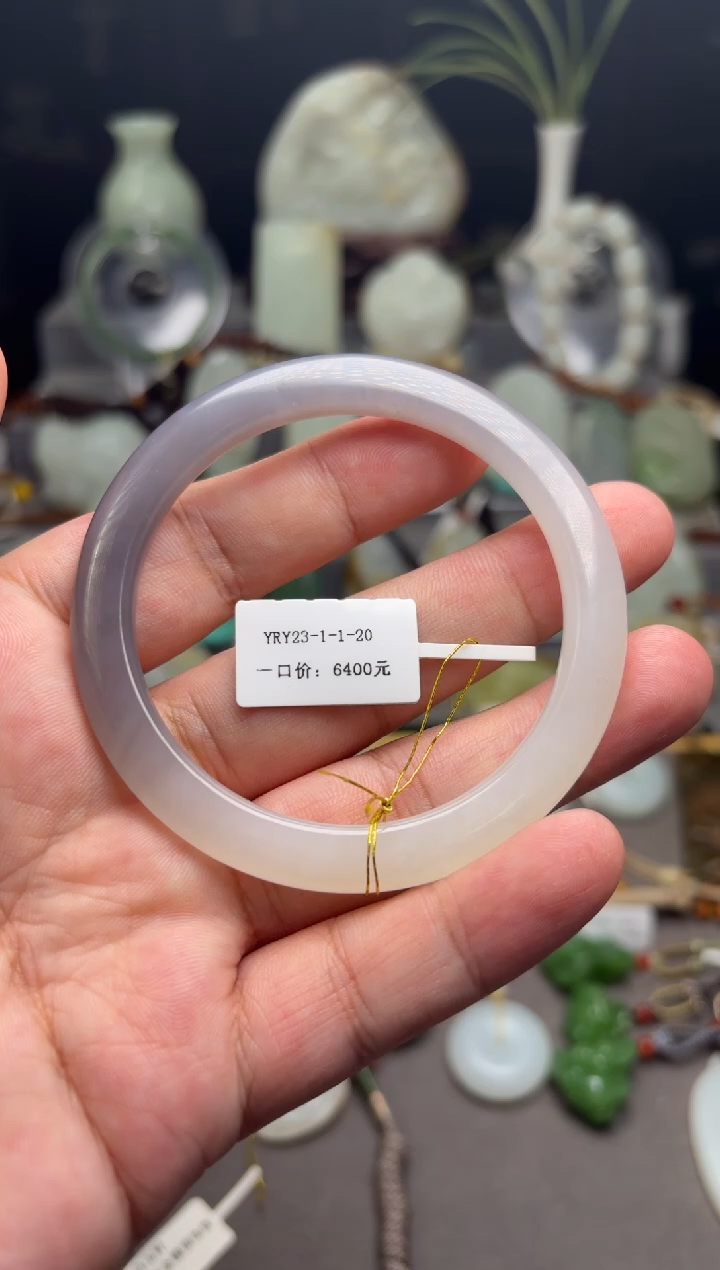 颈饰未镶嵌和田玉卡57.7 圈口手镯