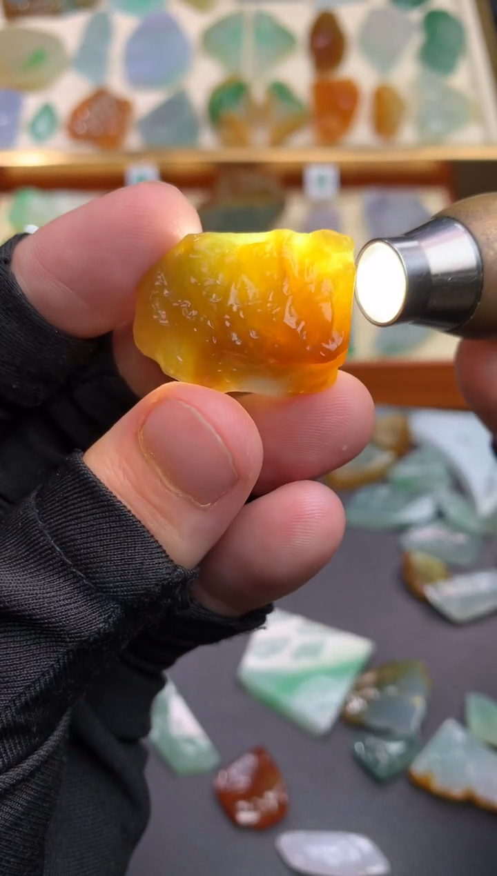 未镶嵌定制翡翠好****?天然翡翠裸石