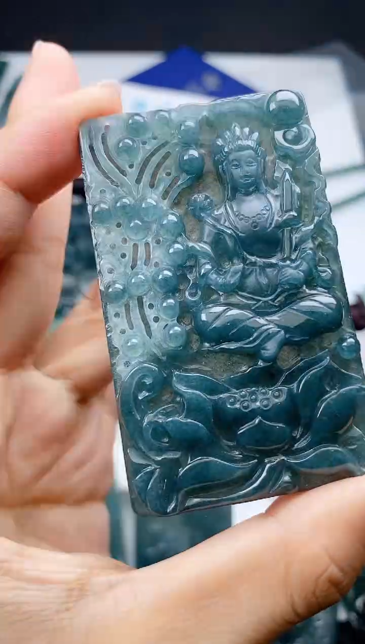 翡翠未镶嵌颈饰1