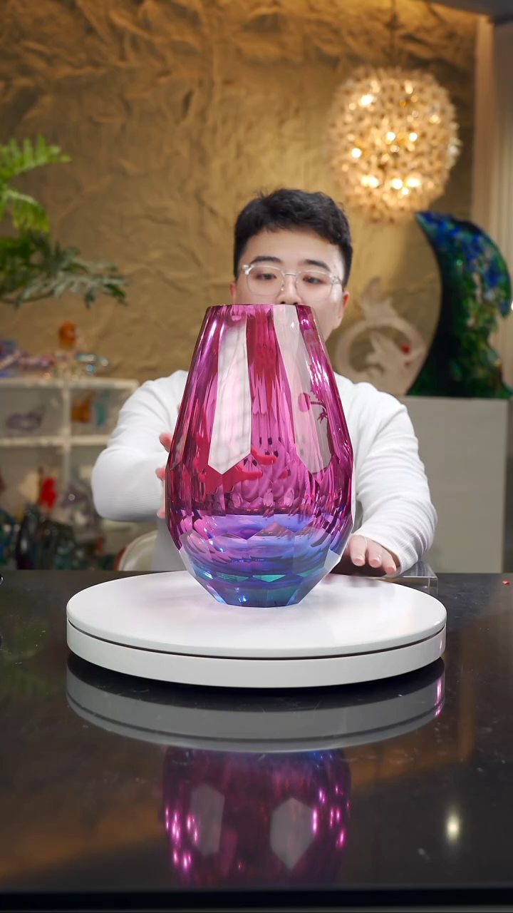 手工艺品琉璃金红蓝切面花瓶