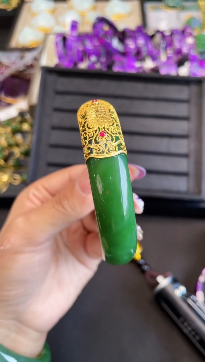 【闪购商品】和田玉手镯18K金镶嵌58多样性发一