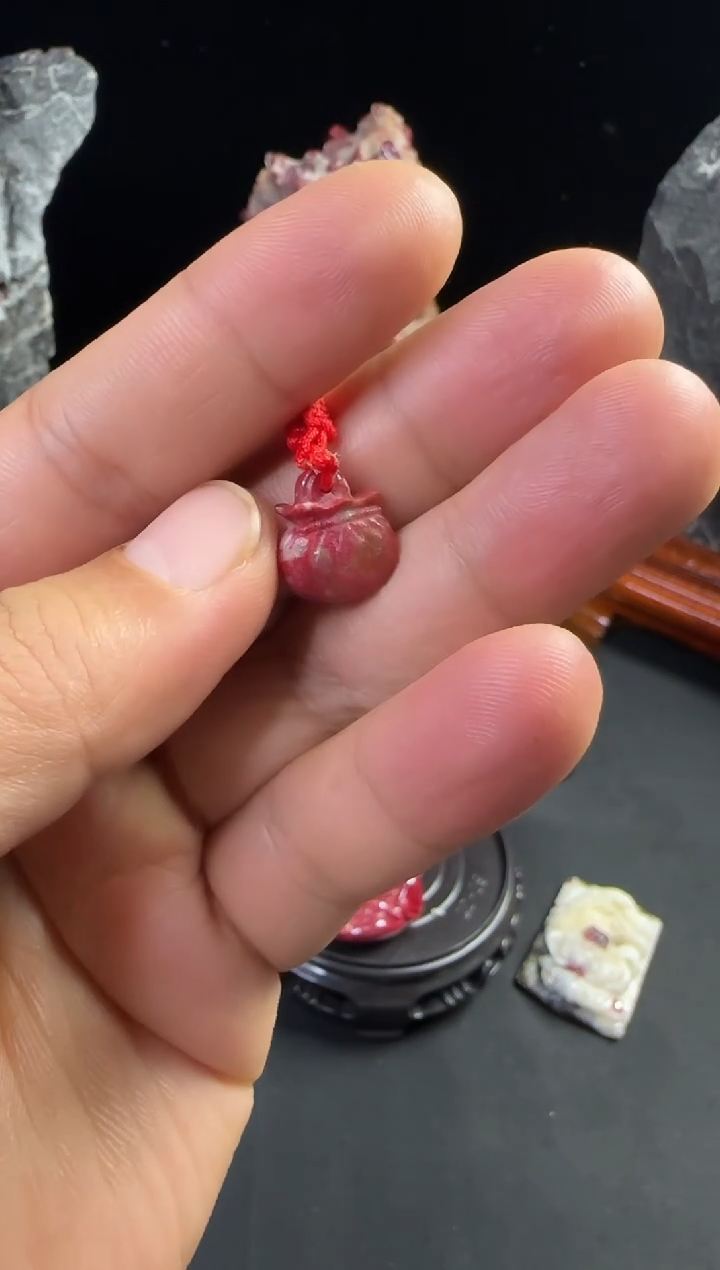 天然辰砂莉*天然朱砂原石吊坠挂件