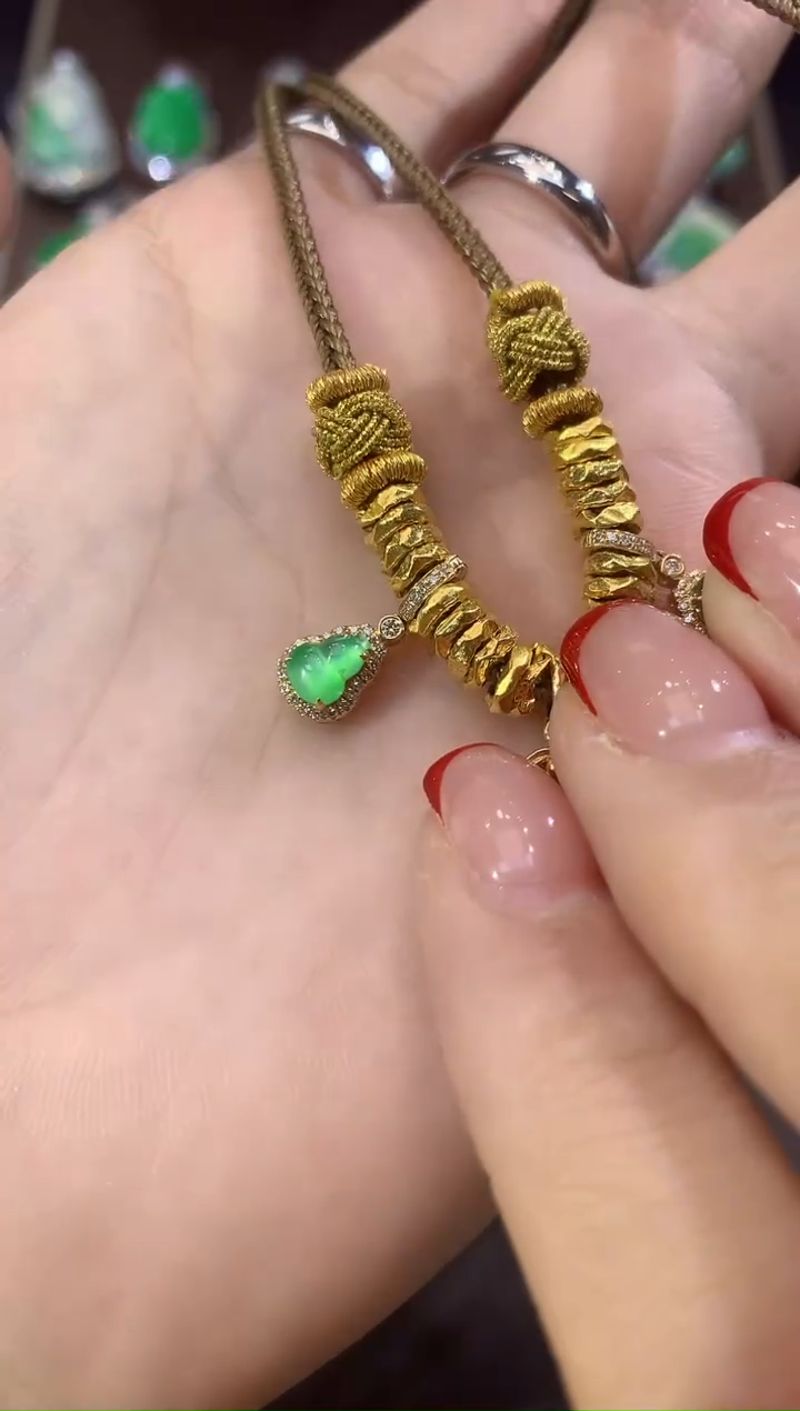 吊坠(不含链)18K金镶嵌翡翠A9多样性发一件