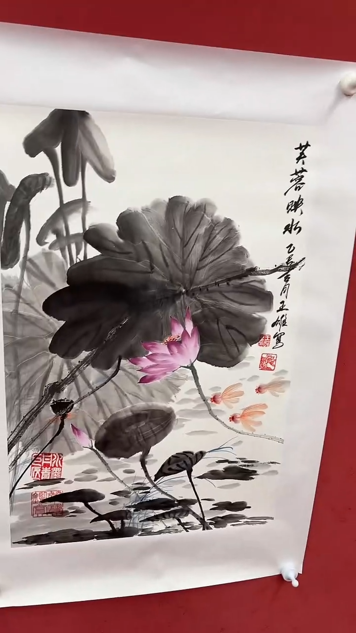 国画芙蓉映水         