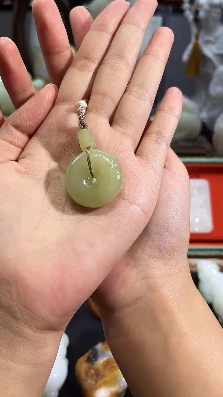 未镶嵌和田玉把件 