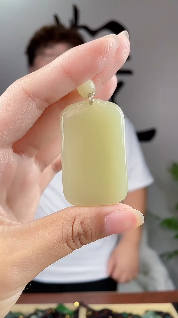 和田玉未镶嵌颈饰拍一发一，多样性发货