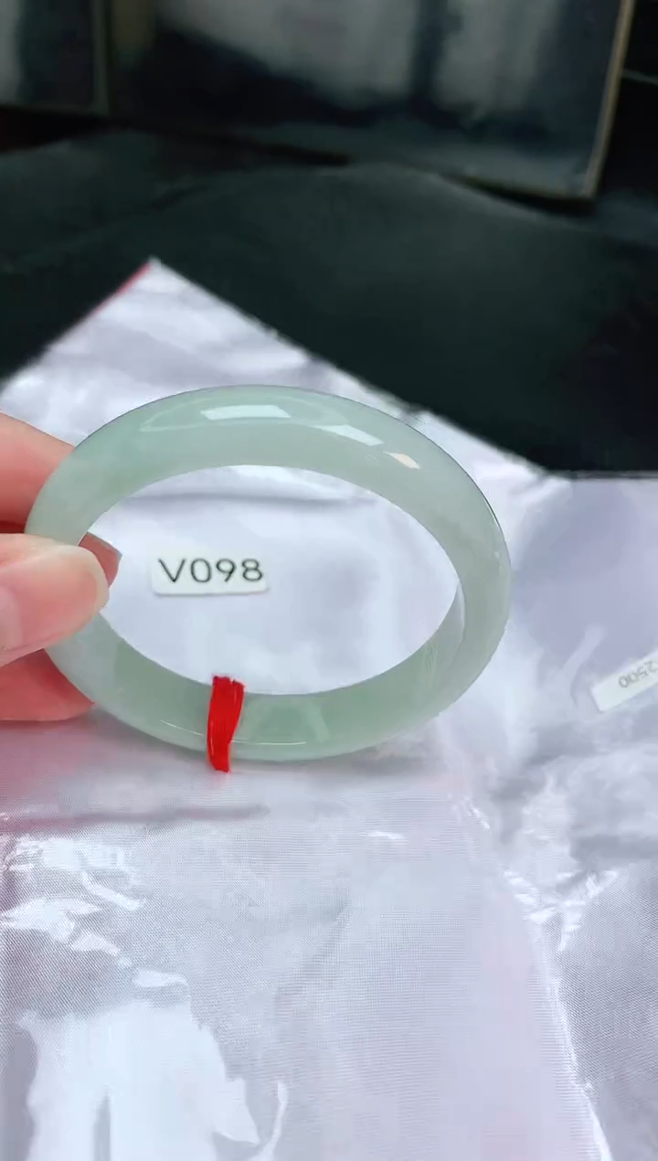 【闪购商品】翡翠手镯未镶嵌缅甸天然A货翡翠手镯