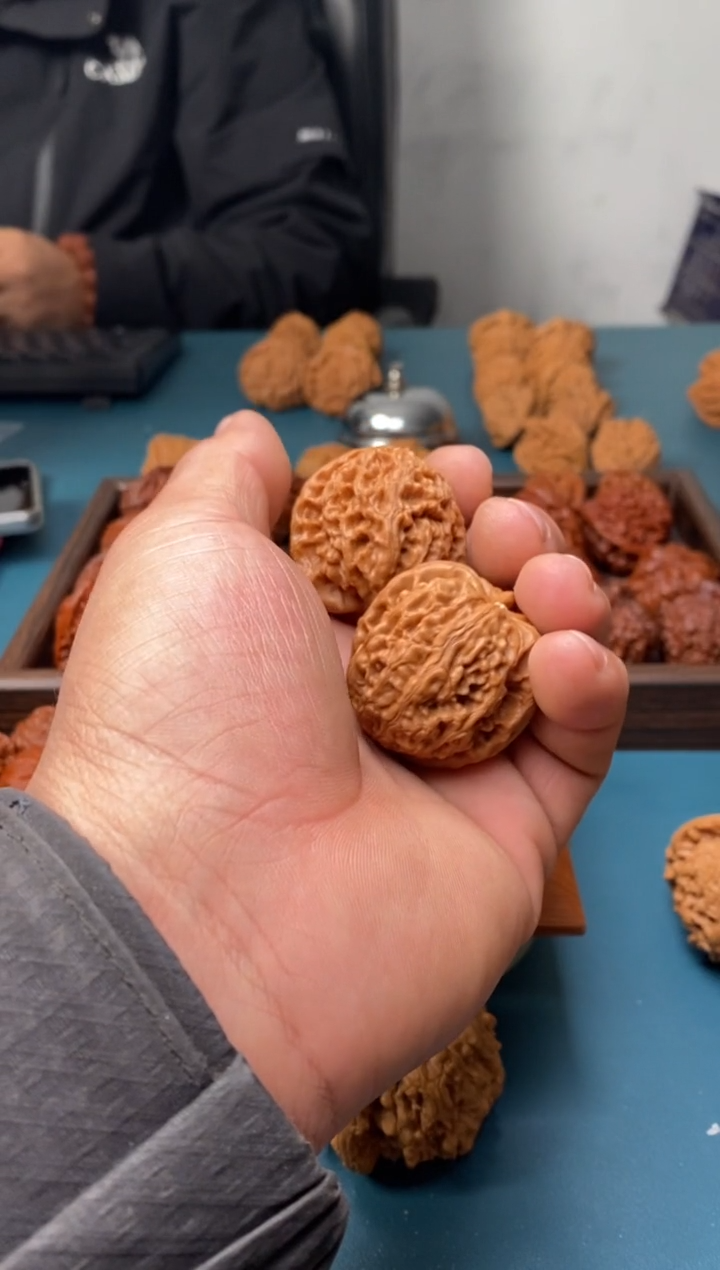 把件文玩核桃没***看左右逢源056