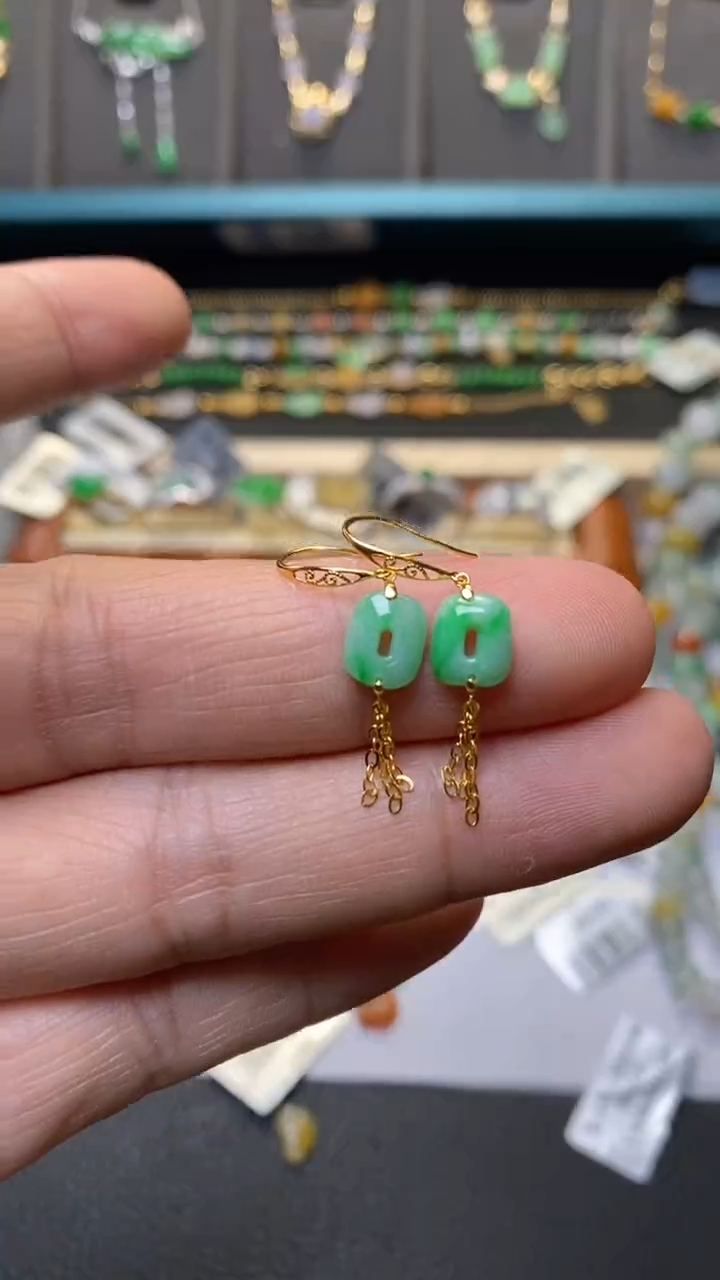 颈饰18K金镶嵌翡翠40166