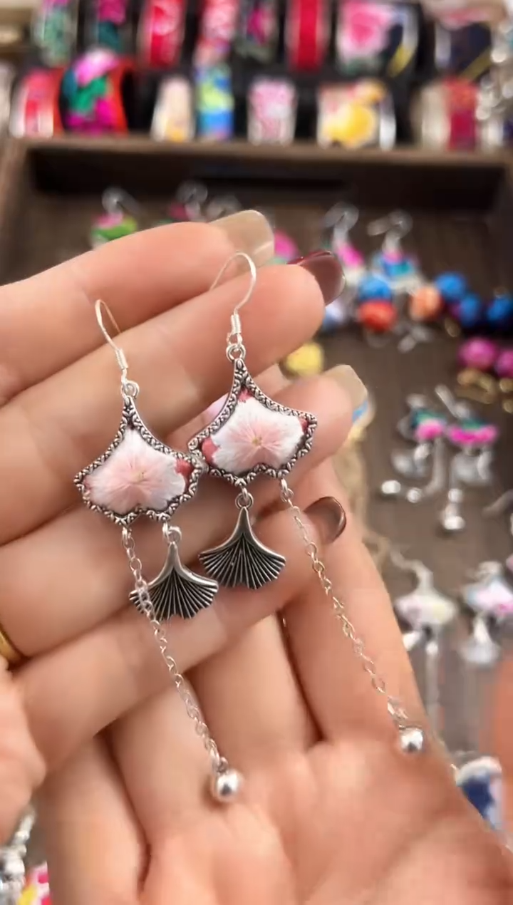 【闪购商品】织绣民族风老绣饰品240