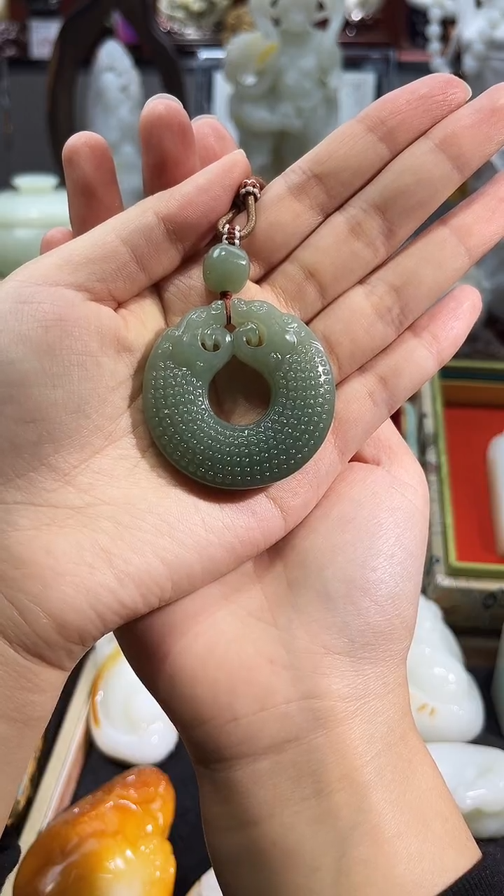 未镶嵌和田玉把件 