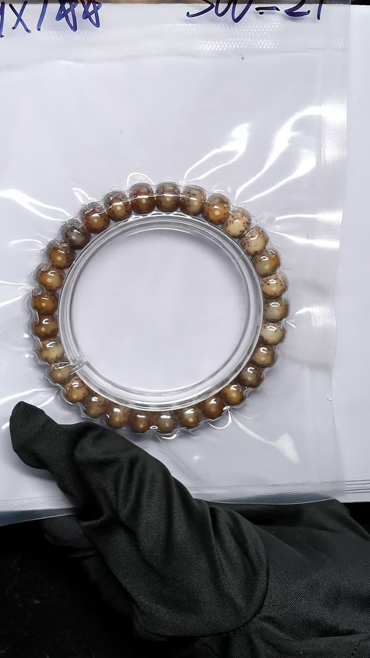 手串星月菩提9*7藏式珠润透料子-S06-21