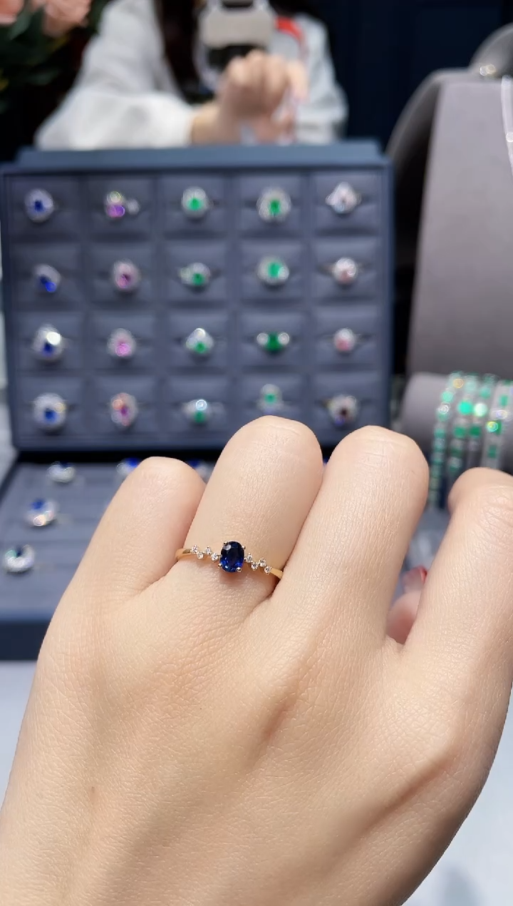 【闪购商品】蓝宝石戒指18K金镶嵌0.50克拉