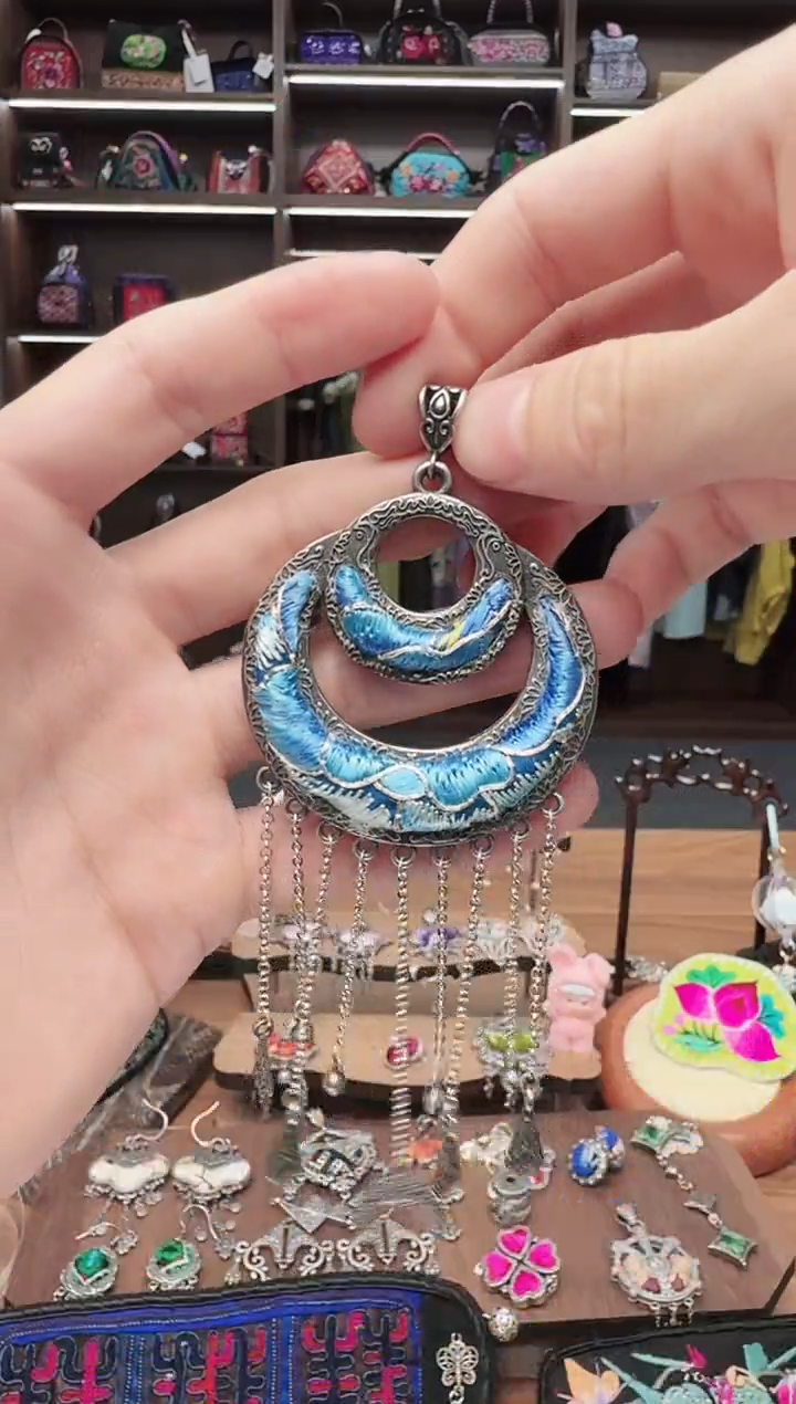 织绣110蒙阿苏苗绣传承旗舰店