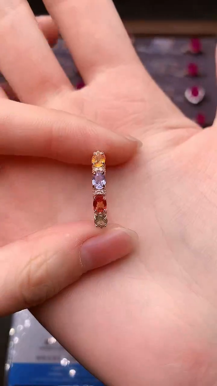 【闪购商品】彩色蓝宝石戒指银S925镶嵌......