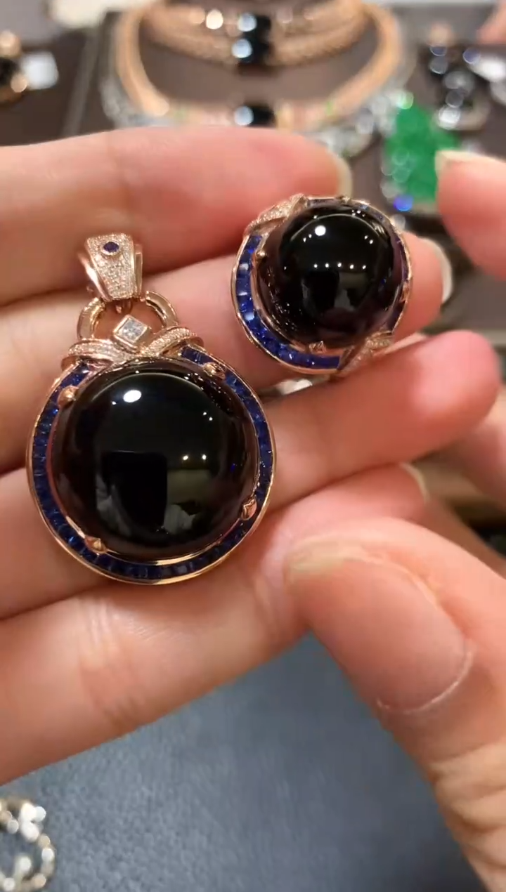 吊坠(不含链)18K金镶嵌翡翠微*?m117戒指+吊坠