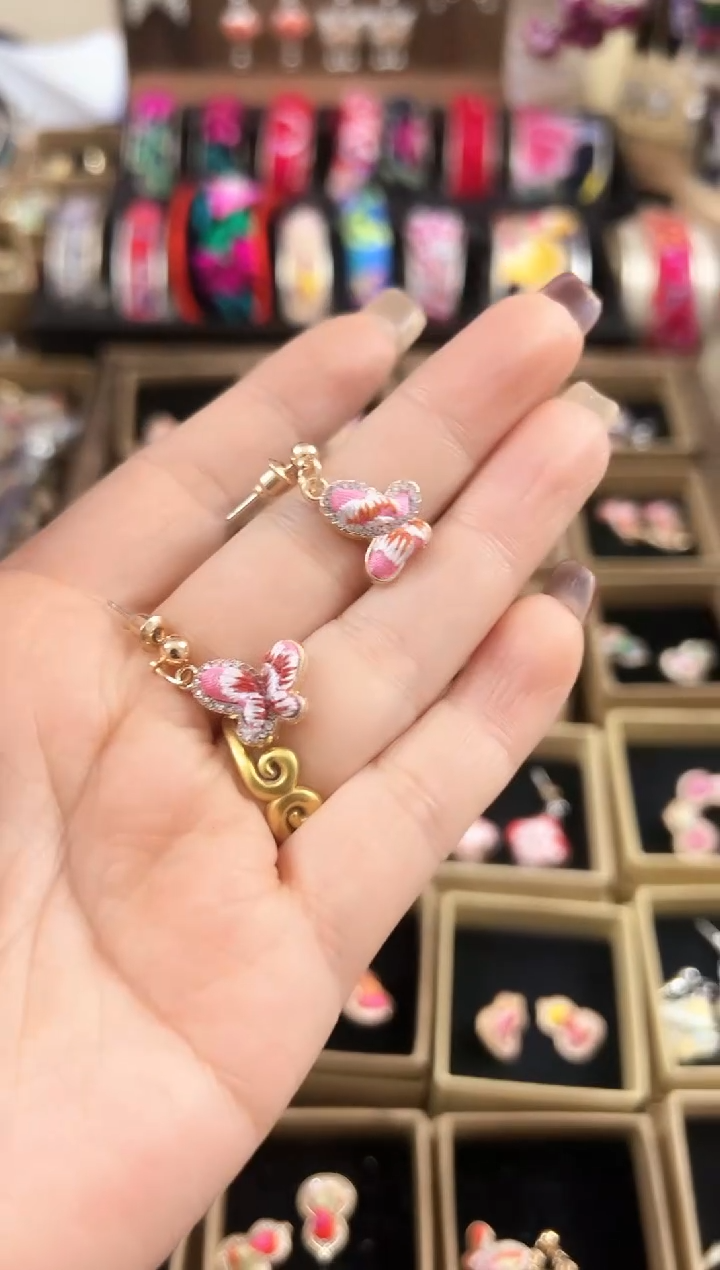 【闪购商品】织绣民族风老绣饰品379