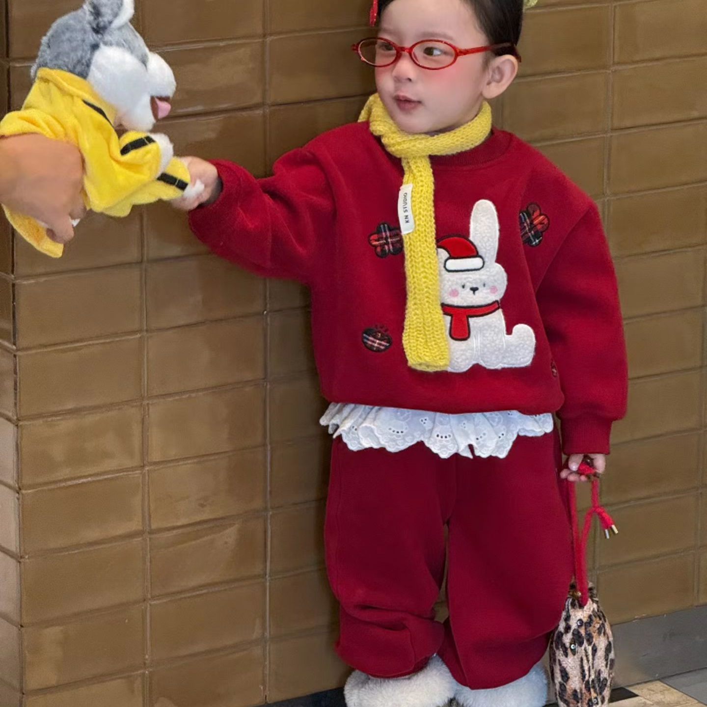 新年套装加厚女童卡通刺绣图案红色保暖冬季休闲风A626红色
