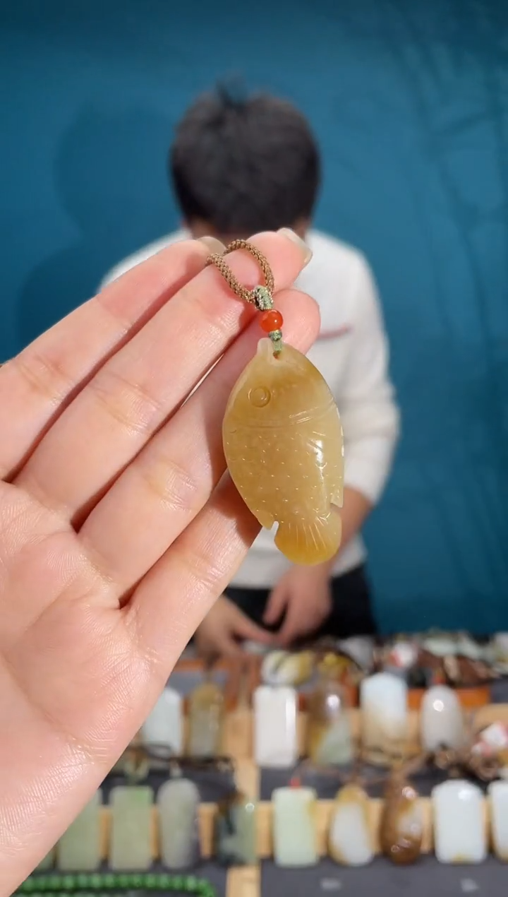 颈饰未镶嵌和田玉1