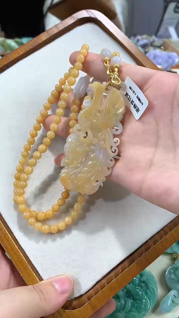 颈饰未镶嵌翡翠吊坠