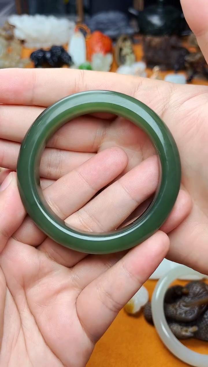 【闪购商品】和田玉手镯未镶嵌56.9圈口