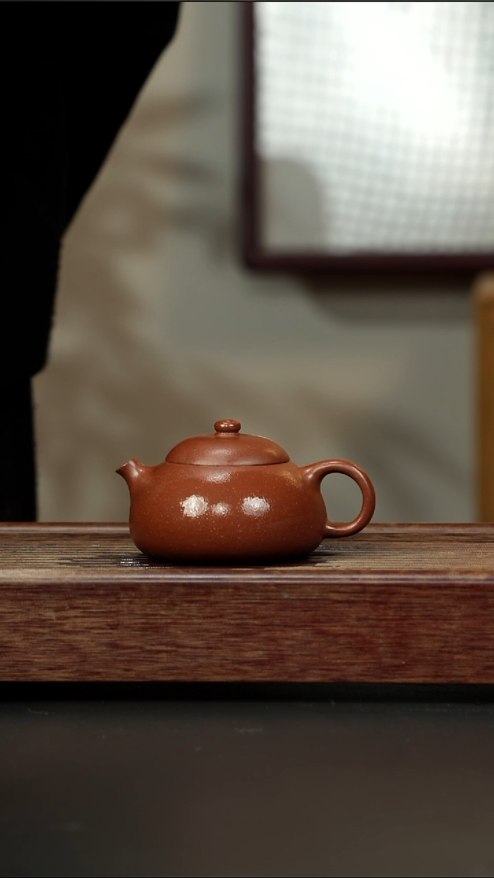 茶壶紫砂红降坡 鱼跃