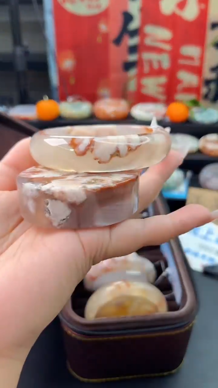 【闪购商品】石英质玉手镯未镶嵌赠送镯心（54圈口