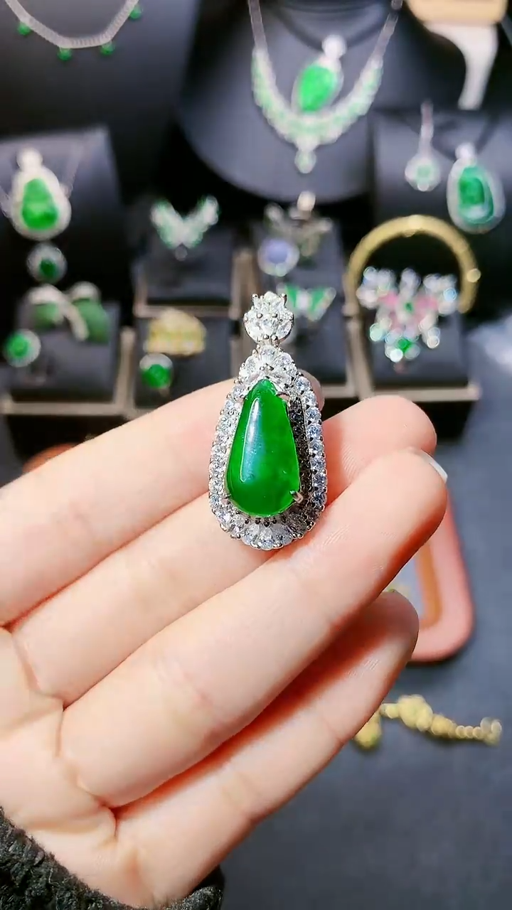 【闪购商品】翡翠吊坠(赠链)银S925镶嵌吊坠
