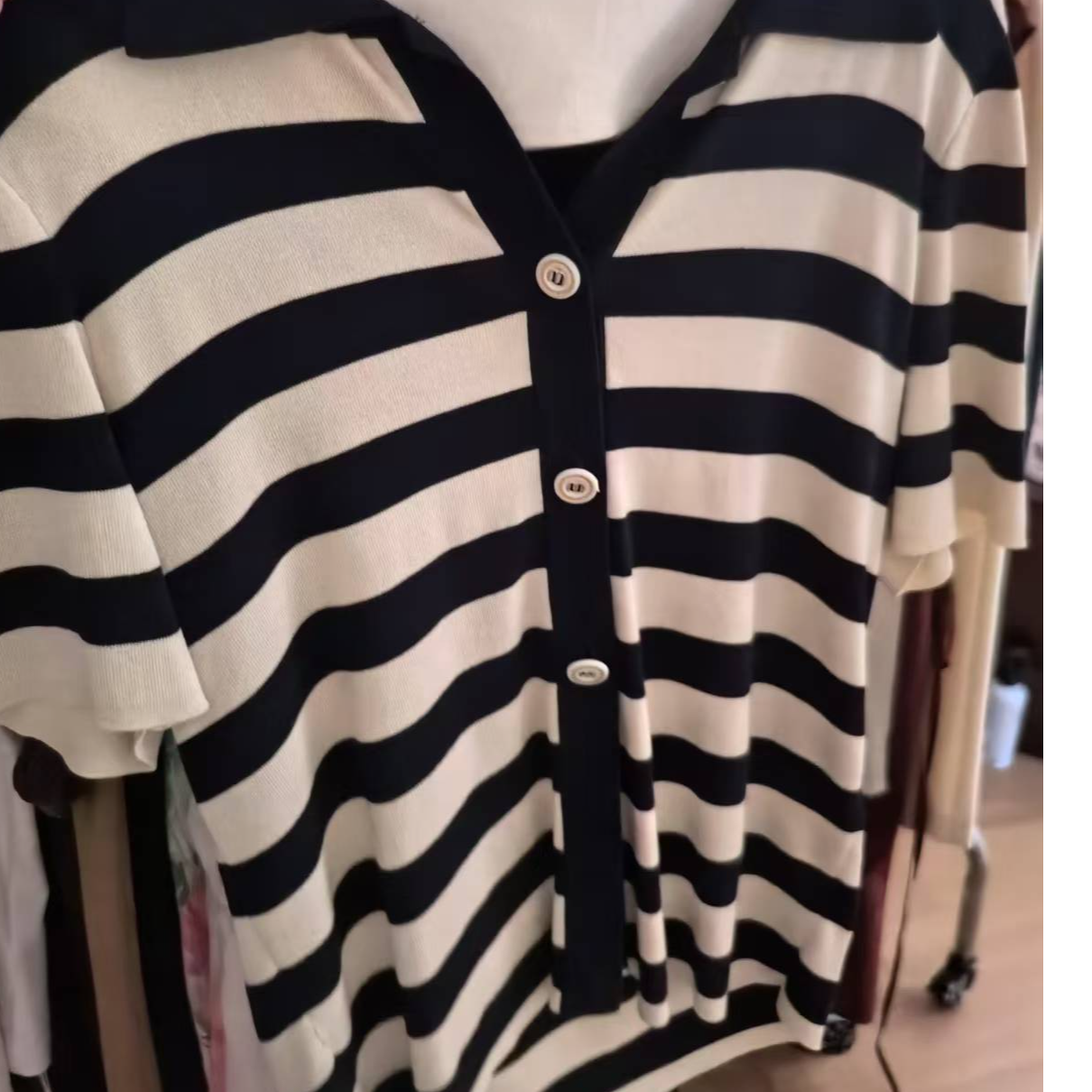 GRACE GARDEN【纽扣条纹！】 polo领条纹单排扣针织开衫ZZS4E2903