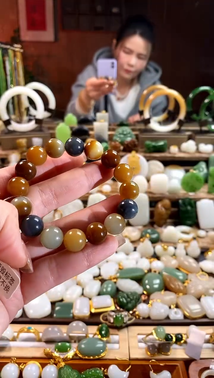 【闪购商品】和田玉手链未镶嵌。