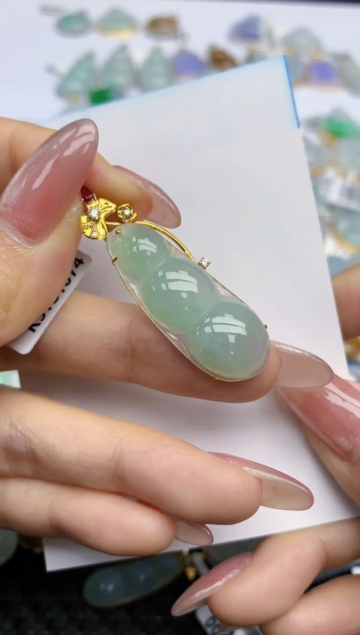 【闪购商品】翡翠挂件18K金镶嵌天然翡翠A货