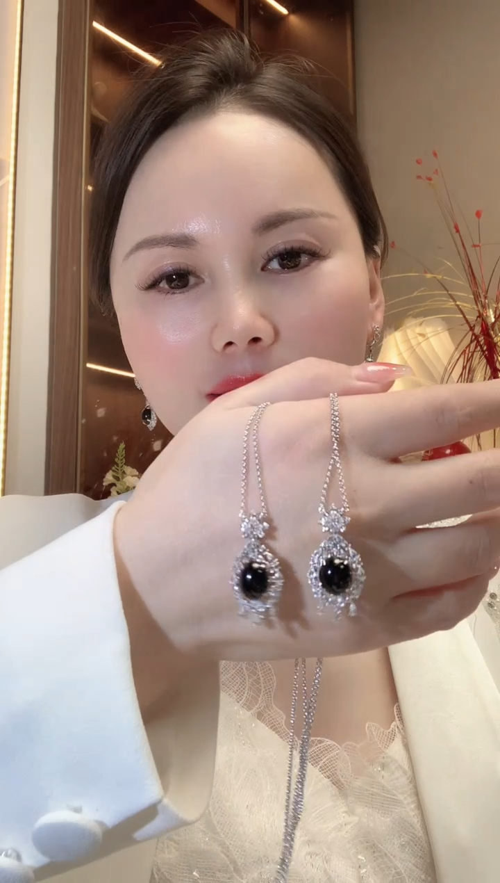 【闪购商品】翡翠项链18K金镶嵌W45   多样性发货一件