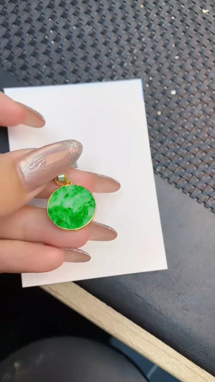 颈饰未镶嵌翡翠1